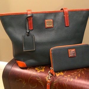 Dooney & Bourke